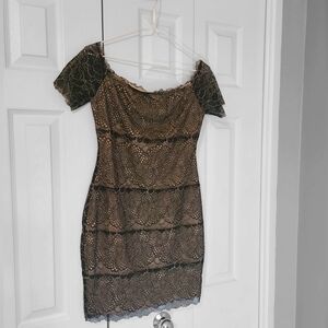 NWOT Guess Nude Lacey Dress 🌹🌴